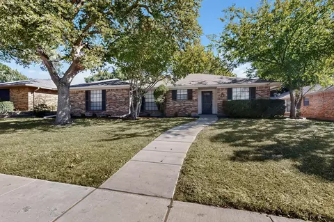 917 Edgefield Trl, Flower Mound, TX 75028