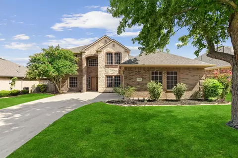 2112 Bentley Dr, Mansfield, TX 76063