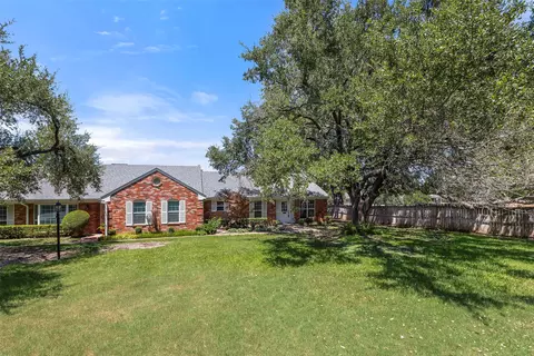 1155 Roaring Springs Rd, Fort Worth, TX 76114