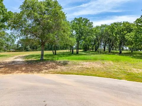 2001 Beauty Berry Ct, Cleburne, TX 76031