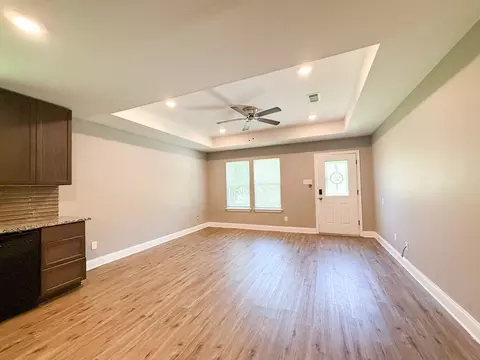 Living - 902 Cedar St, Commerce, TX 75428 photo 1 of 1