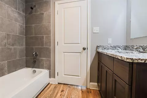 Bath - 902 Cedar St, Commerce, TX 75428 photo 2 of 2