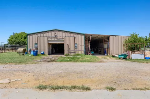 8445 Fm 2931, Pilot Point, TX 76258 photo 4