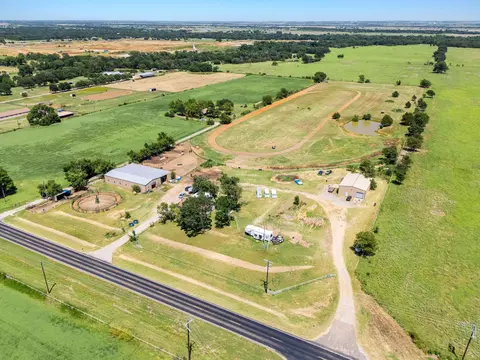 8445 Fm 2931, Pilot Point, TX 76258 photo 2
