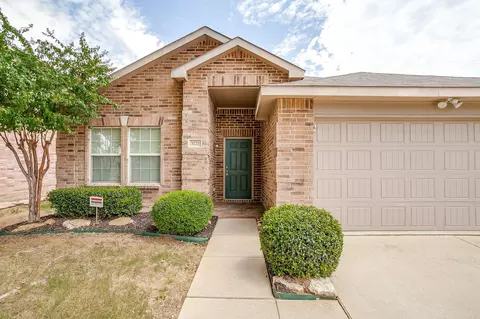 3221 Sadie Trl, Fort Worth, TX 76137