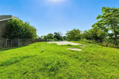 630 N Irving Heights Dr, Irving, TX 75061