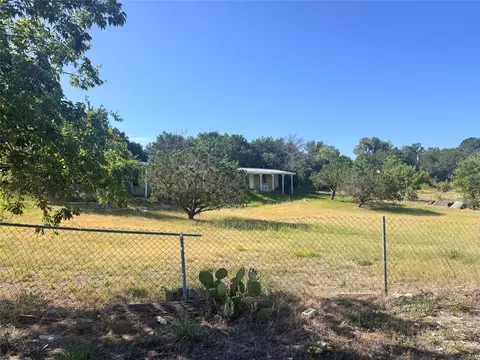 101 Bronco Ln, Weatherford, TX 76087