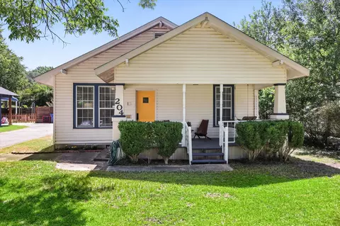 204 W University Ave, Waxahachie, TX 75165