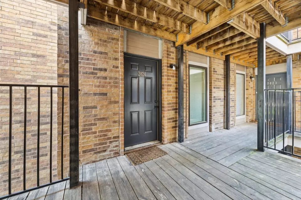 Exterior - 8109 Skillman St #2024, Dallas, TX 75231 photo 2 of 5