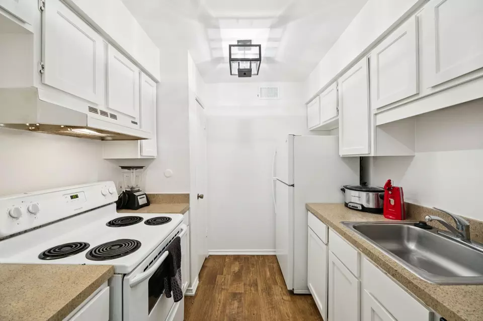 Kitchen - 8109 Skillman St #2024, Dallas, TX 75231 photo 1 of 4