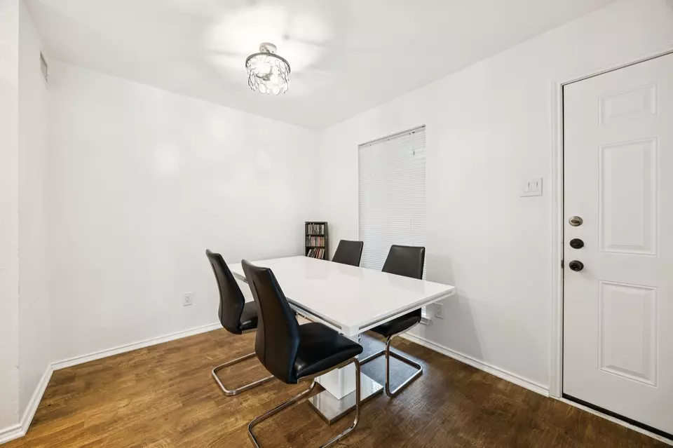 Dining - 8109 Skillman St #2024, Dallas, TX 75231 photo 3 of 3