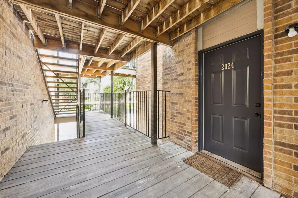 Exterior - 8109 Skillman St #2024, Dallas, TX 75231 photo 1 of 5
