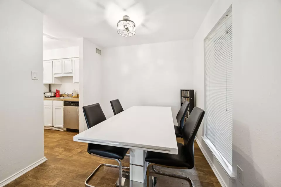 Dining - 8109 Skillman St #2024, Dallas, TX 75231 photo 2 of 3