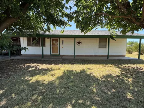 335 S Monroe Ave, Aspermont, TX 79502