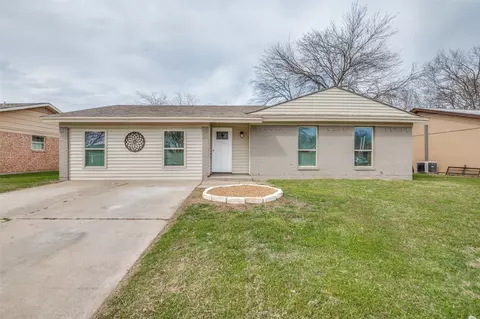 1755 Tyson St, Blue Mound, TX 76131