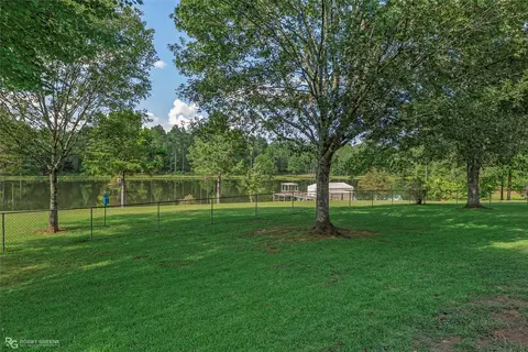 Exterior - 19229 Highway 157, Plain Dealing, LA 71064 photo 4 of 6