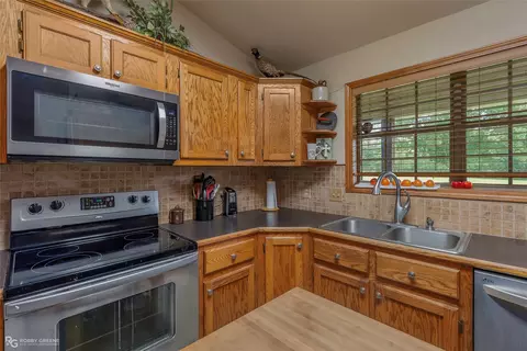 Kitchen - 19229 Highway 157, Plain Dealing, LA 71064 photo 2 of 3