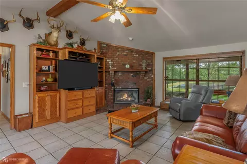 Living - 19229 Highway 157, Plain Dealing, LA 71064 photo 1 of 1