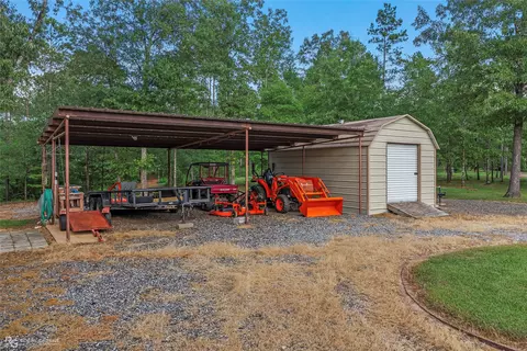 Exterior - 19229 Highway 157, Plain Dealing, LA 71064 photo 5 of 6
