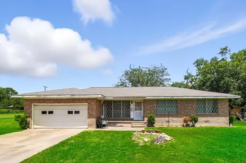 204 N Preston St, Whitney, TX 76692