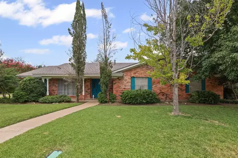 7008 Serrano Dr, Fort Worth, TX 76126