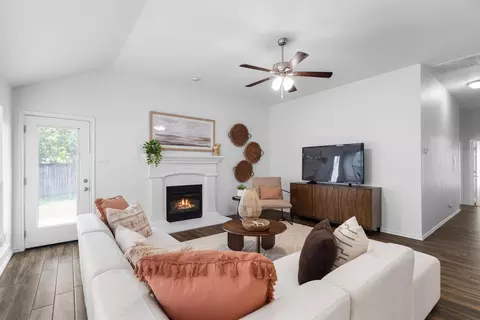 10149 Red Bluff Ln, Fort Worth, TX 76177