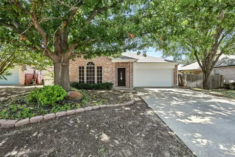 3952 Parkhaven Dr, Denton, TX 76210