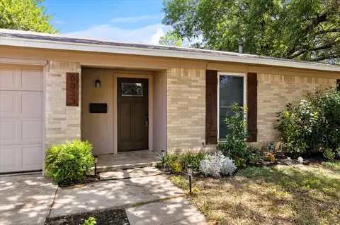 6833 John Dr, Richland Hills, TX 76118
