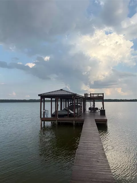 210 Rs County Road 1532, Point, TX 75472