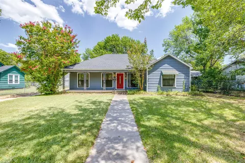 710 Clements St S, Gainesville, TX 76240