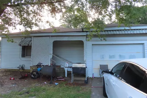 Exterior - 201 North St, Springhill, LA 71075 photo 2 of 2