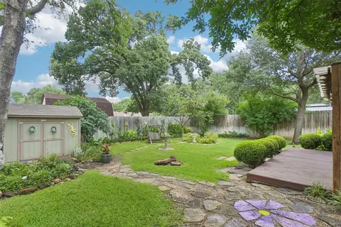 Exterior - 800 Shelmar Dr, Euless, TX 76039 photo 11 of 15