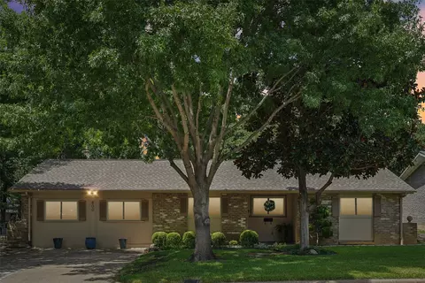 Exterior - 800 Shelmar Dr, Euless, TX 76039 photo 14 of 15