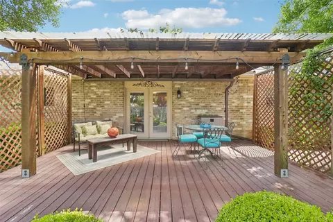 Exterior - 800 Shelmar Dr, Euless, TX 76039 photo 9 of 15