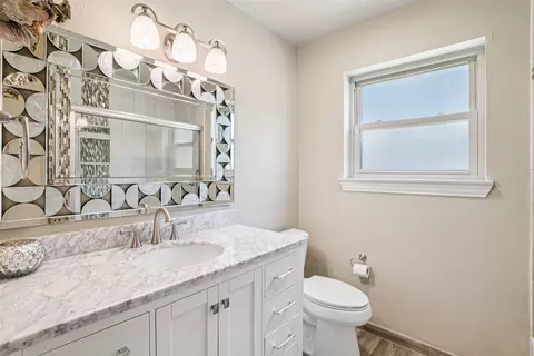 Bath - 800 Shelmar Dr, Euless, TX 76039 photo 1 of 4