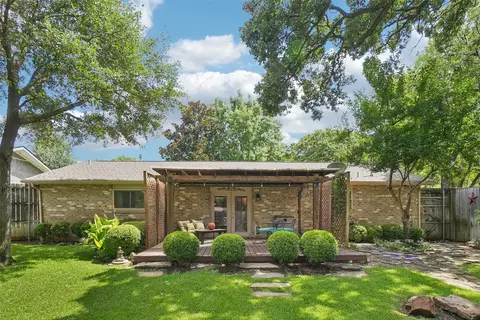 Exterior - 800 Shelmar Dr, Euless, TX 76039 photo 10 of 15