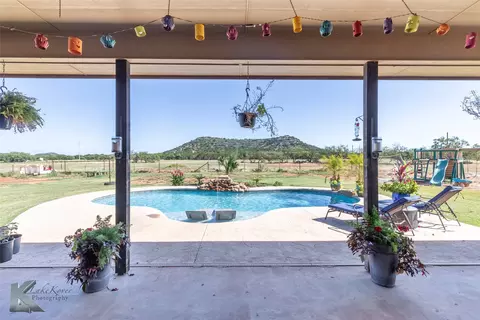 2510 Cr 162, Ovalo, TX 79541