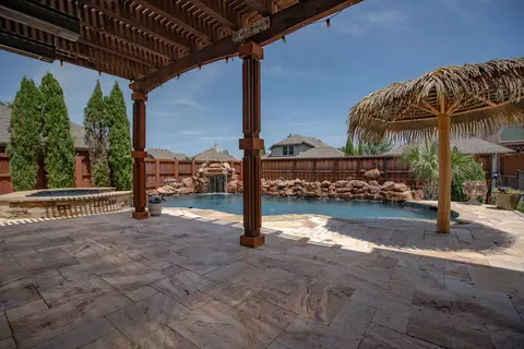 7706 Meadow Glen Dr, Sachse, TX 75048