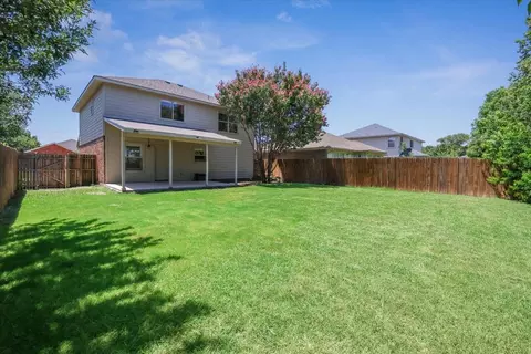 9844 Stoney Bridge Rd, Fort Worth, TX 76108