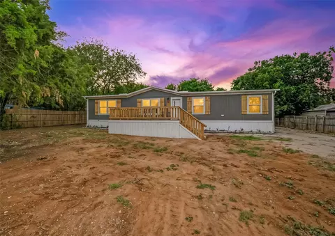 1221 Marie St, Joshua, TX 76058