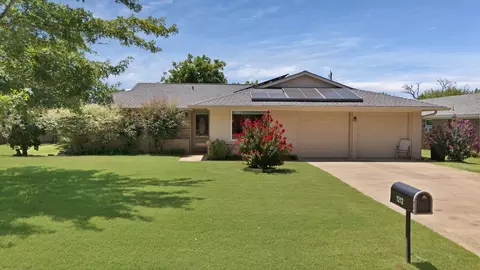 1212 John Reagan St, Benbrook, TX 76126