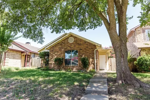 1129 Sandalwood Ln, Desoto, TX 75115