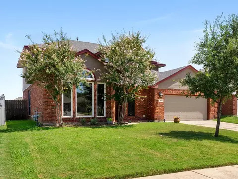 905 Saybrook Ct, Saginaw, TX 76131