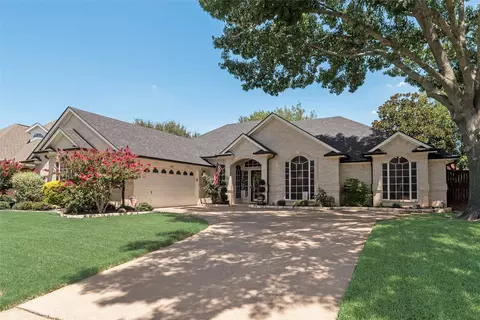 6708 Rolling Hills Dr, North Richland Hills, TX 76182