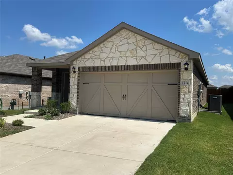 1214 Barkridge Dr, Crandall, TX 75114