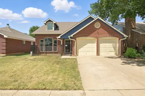 8801 Mystic Trl, Fort Worth, TX 76118