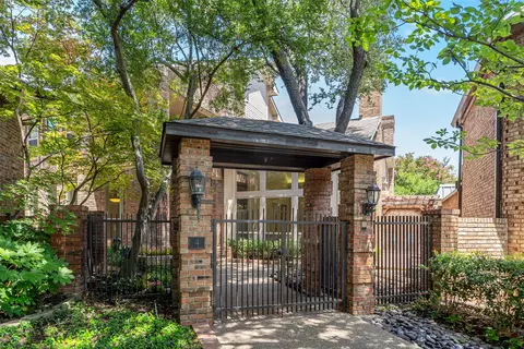 4 Braewick Ct, Dallas, TX 75225