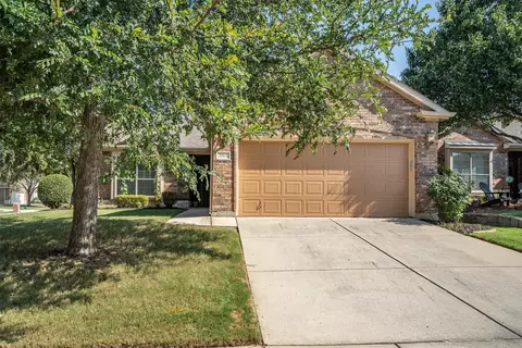 3801 Pineoak Ln, Denton, TX 76210