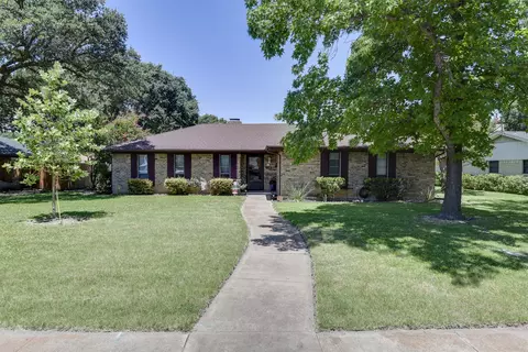 108 Auburn St, Waxahachie, TX 75165