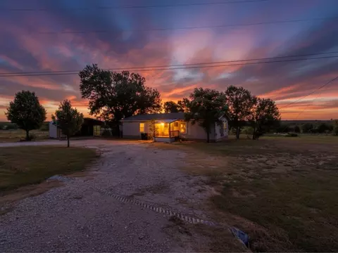 8700 Highview Dr, Crandall, TX 75114